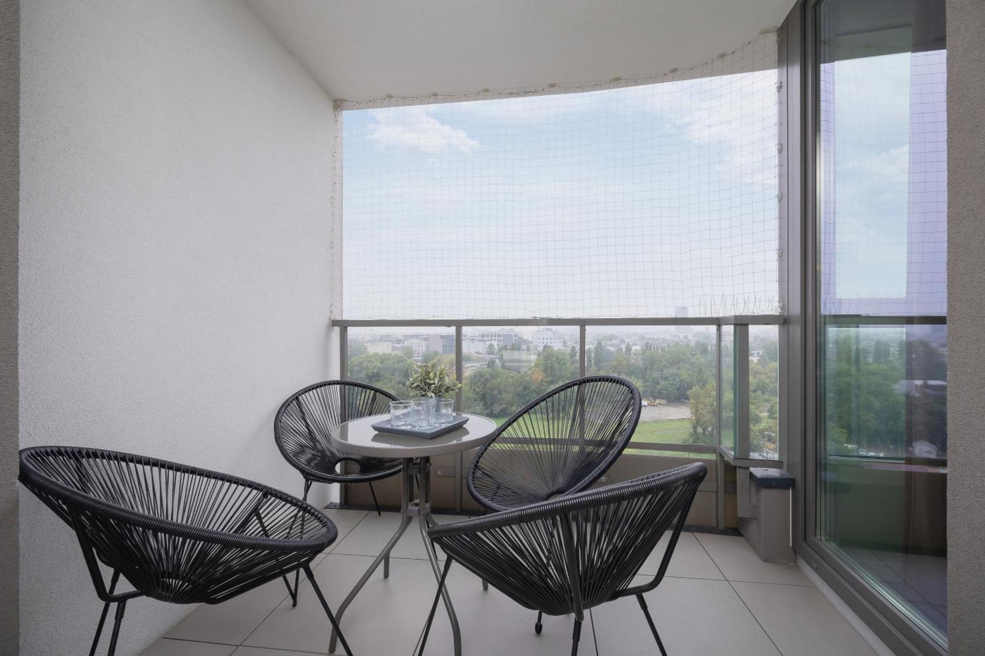 Przestronny Z Balkonem By Renters Krakau