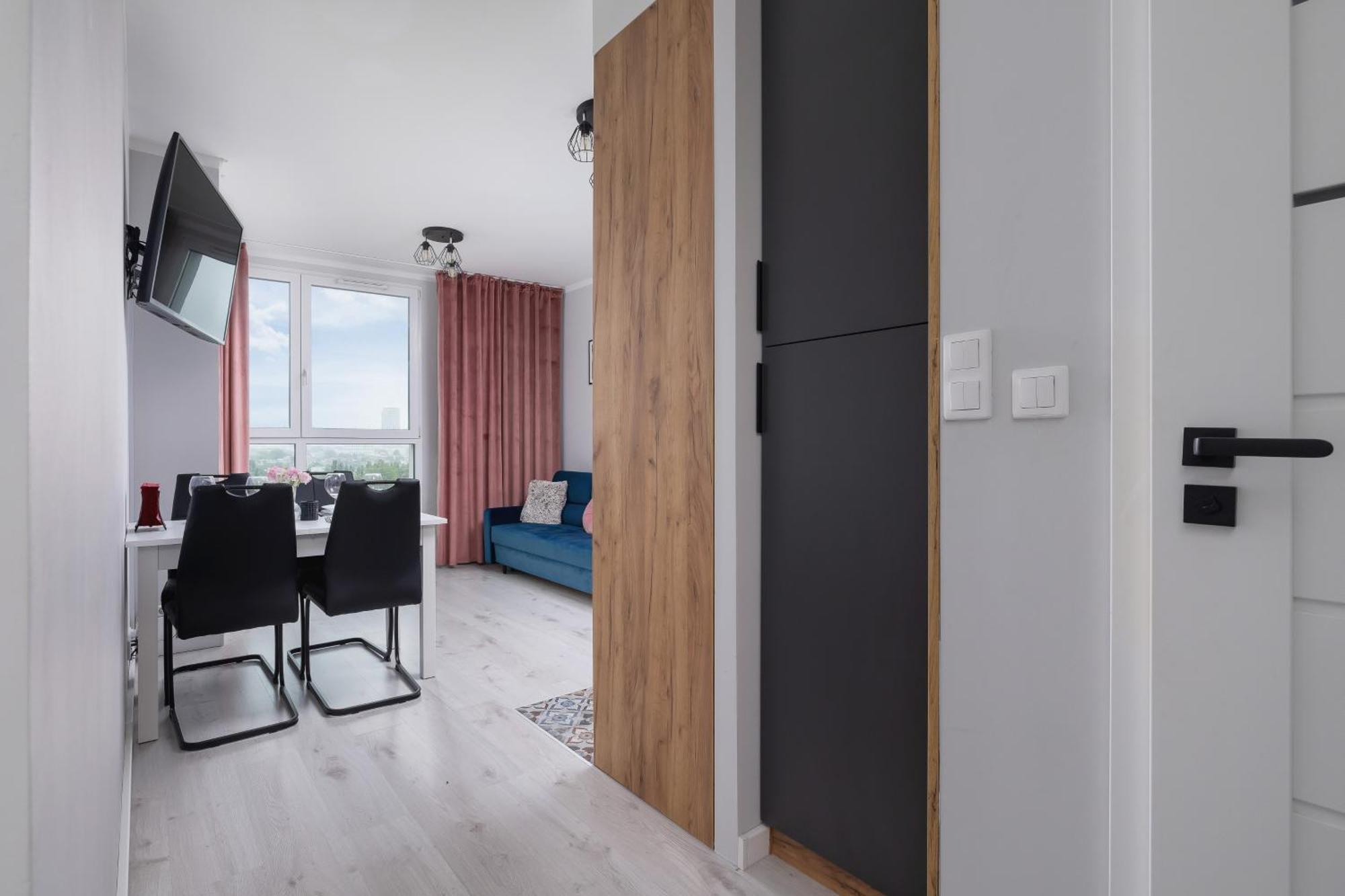 Przestronny Z Balkonem By Renters * Krakau