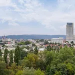Przestronny Apartament Z Balkonem By Noclegi Renters